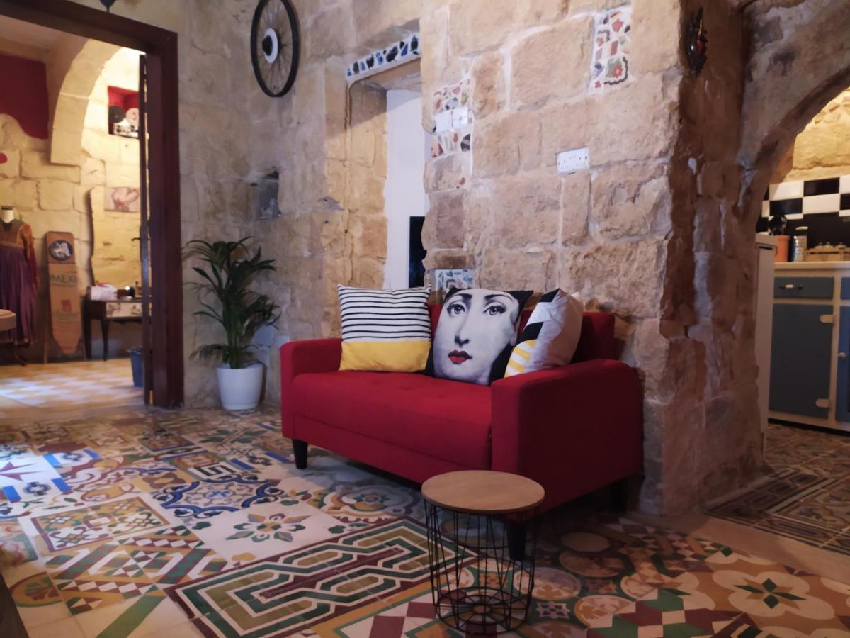 Fusion Homestay Accommodation Моста Екстериор снимка