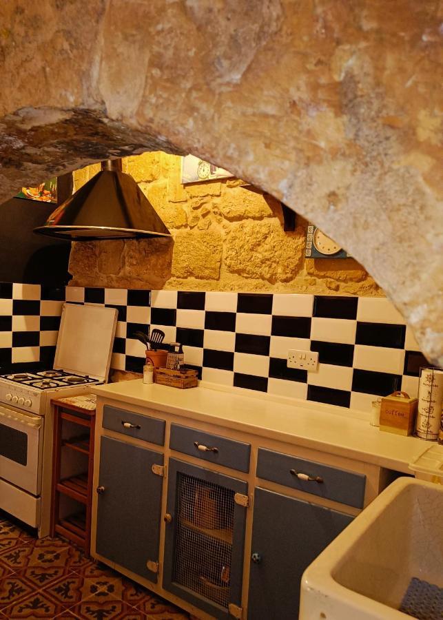 Fusion Homestay Accommodation Моста Екстериор снимка