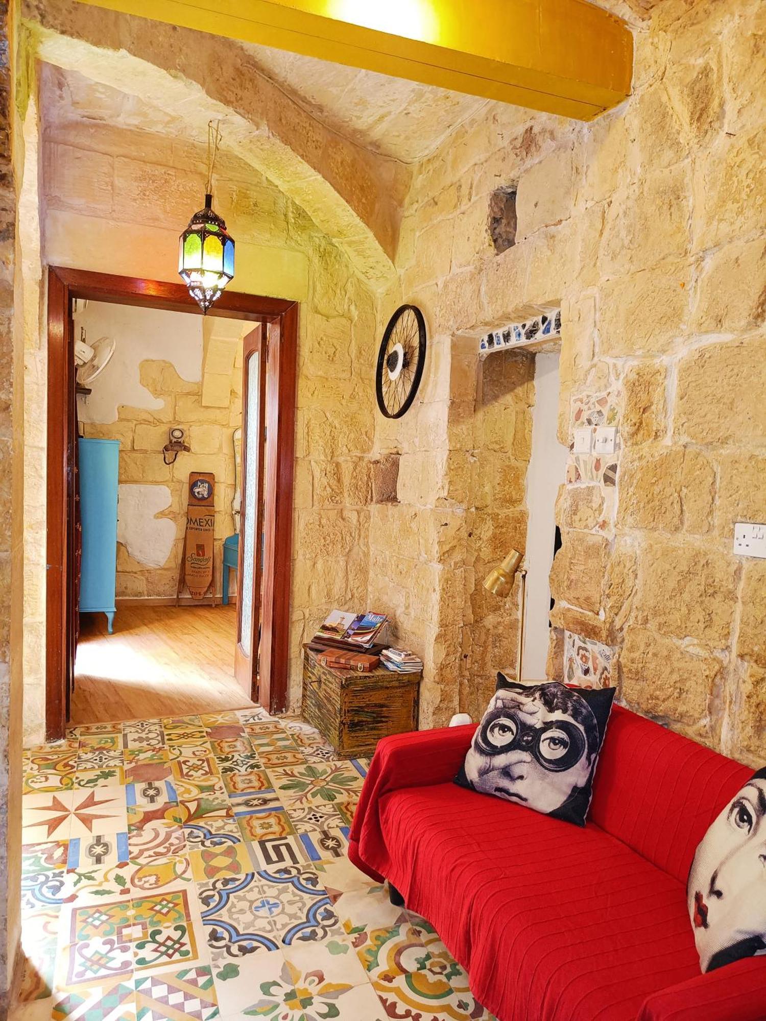 Fusion Homestay Accommodation Моста Екстериор снимка